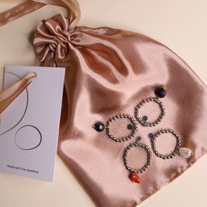 Anello Argentato con Ciondolo in Pietra