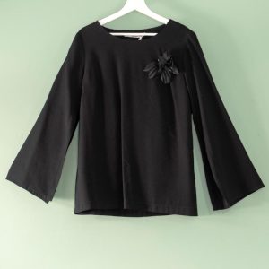 Blusa Manica Aperta con Fiore Mousse
