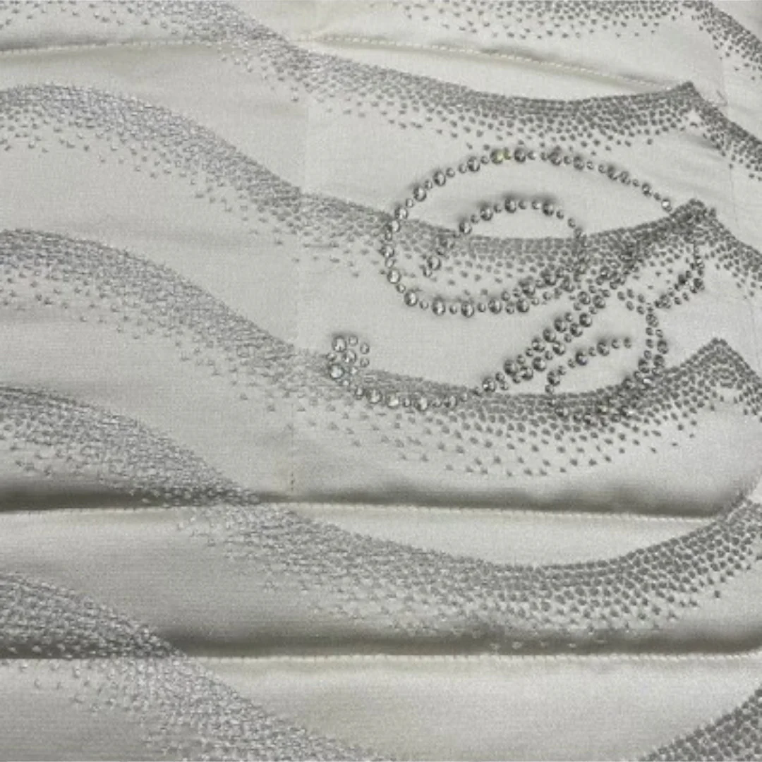 Blumarine Copriletto matrimoniale trapuntato jacquard logo in Swarovski Silver - immagine 3