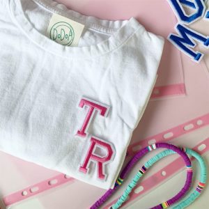 T-SHIRT LETTERE VARSITY PERSONALIZZATA