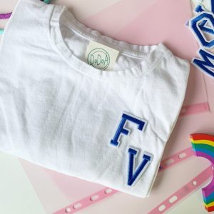 T-SHIRT BAMBINO VARSITY CON INIZIALI